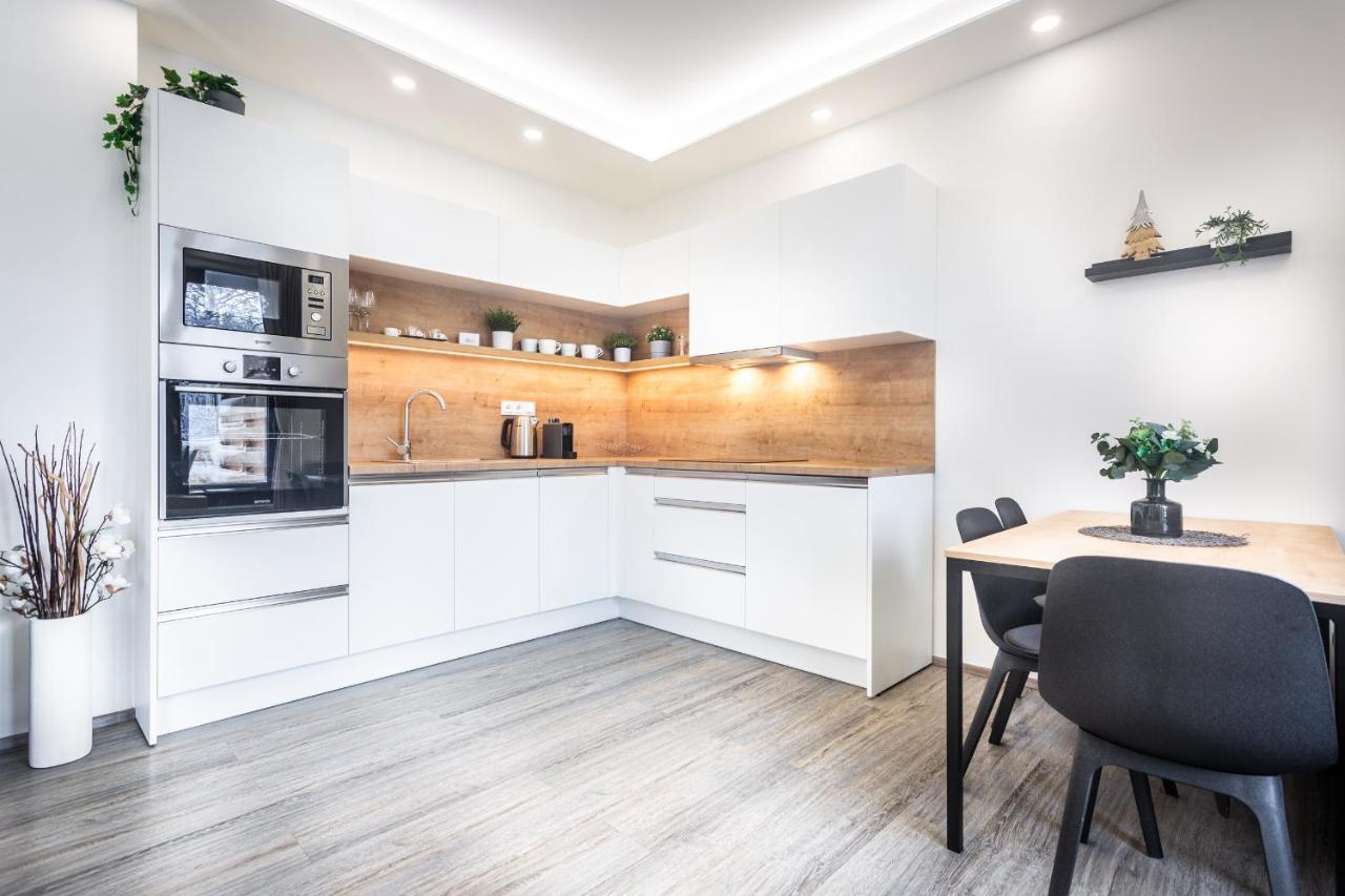 Scandic Apartments Plesivec Абертами Екстериор снимка